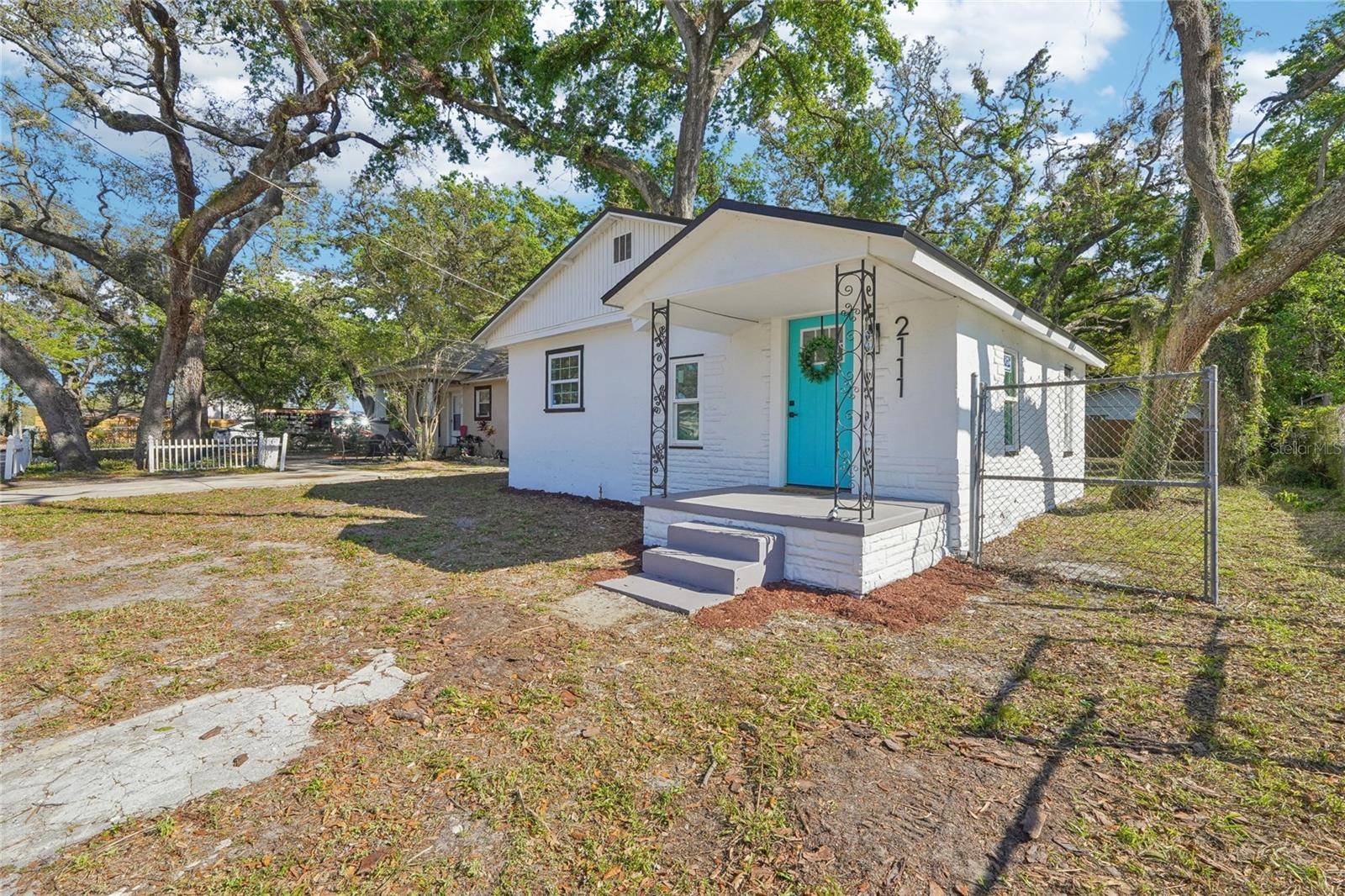 2111 E ELLICOTT ST, Tampa, FL 33610