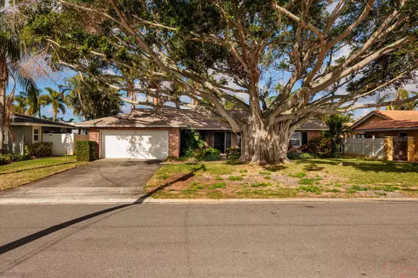 St Petersburg, FL 33703,3960 13TH WAY NE