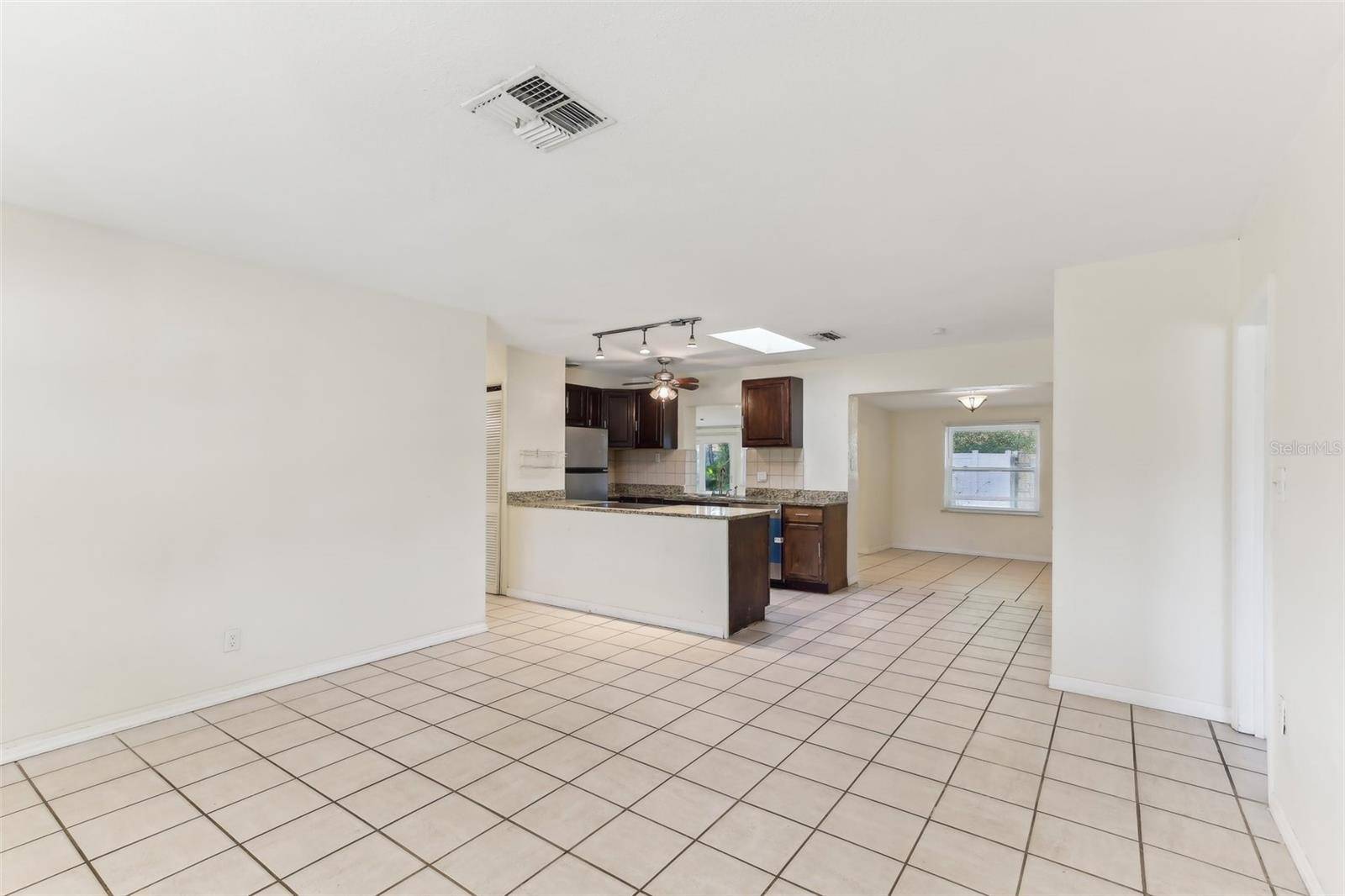 St Petersburg, FL 33703,230 DAVISON AVE NE