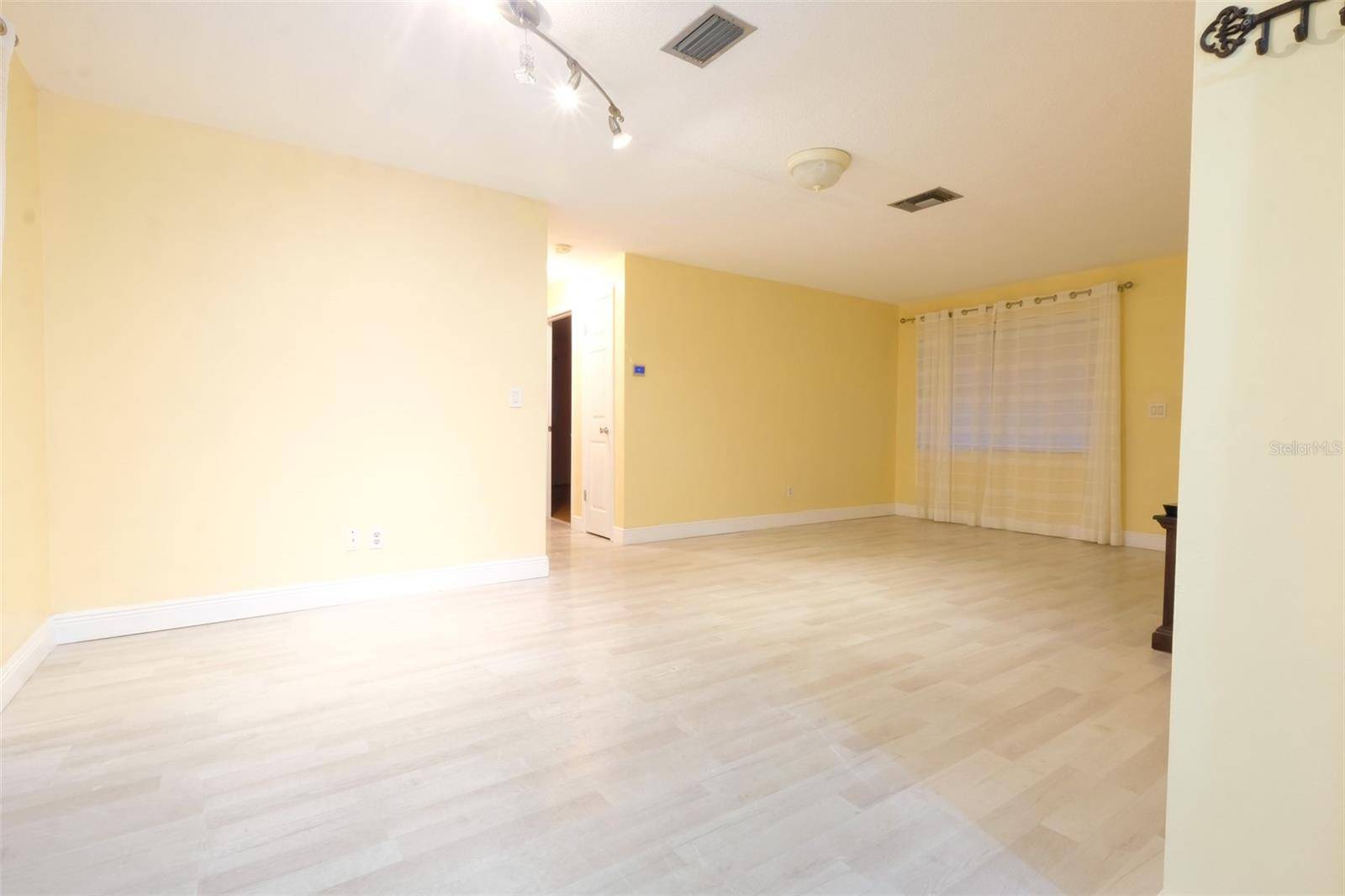 Clearwater, FL 33765,2118 NE COACHMAN RD