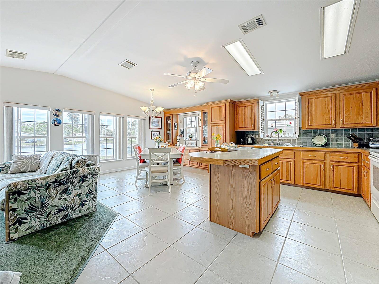 St Petersburg, FL 33709,7880 54TH AVE N #77