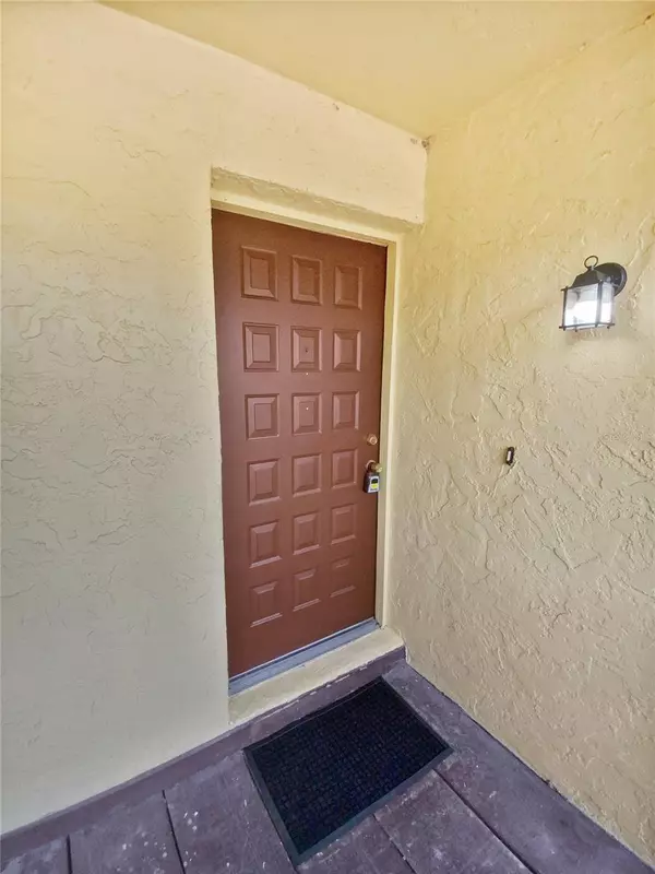 Port Richey, FL 34668,7741 FOREST TRL #7