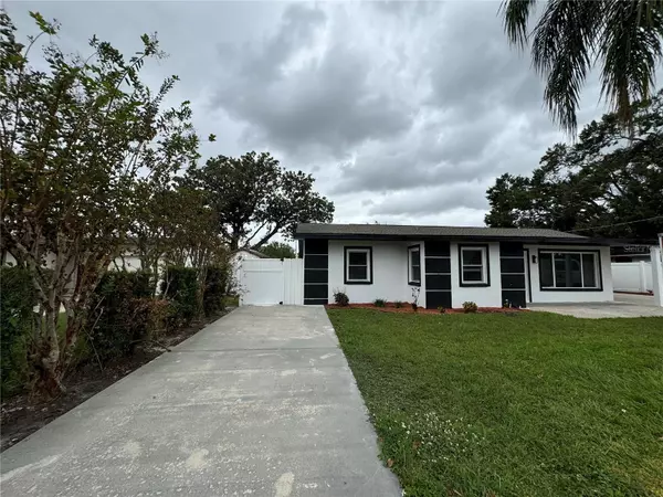 7608 LAKESIDE BLVD, Tampa, FL 33614