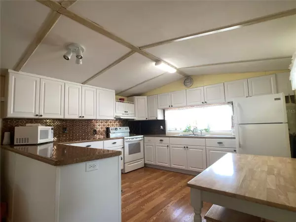 Ruskin, FL 33570,1710 7TH ST SW #24