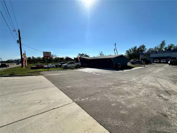 Seffner, FL 33584,430 W DR MARTIN LUTHER KING JR BLVD