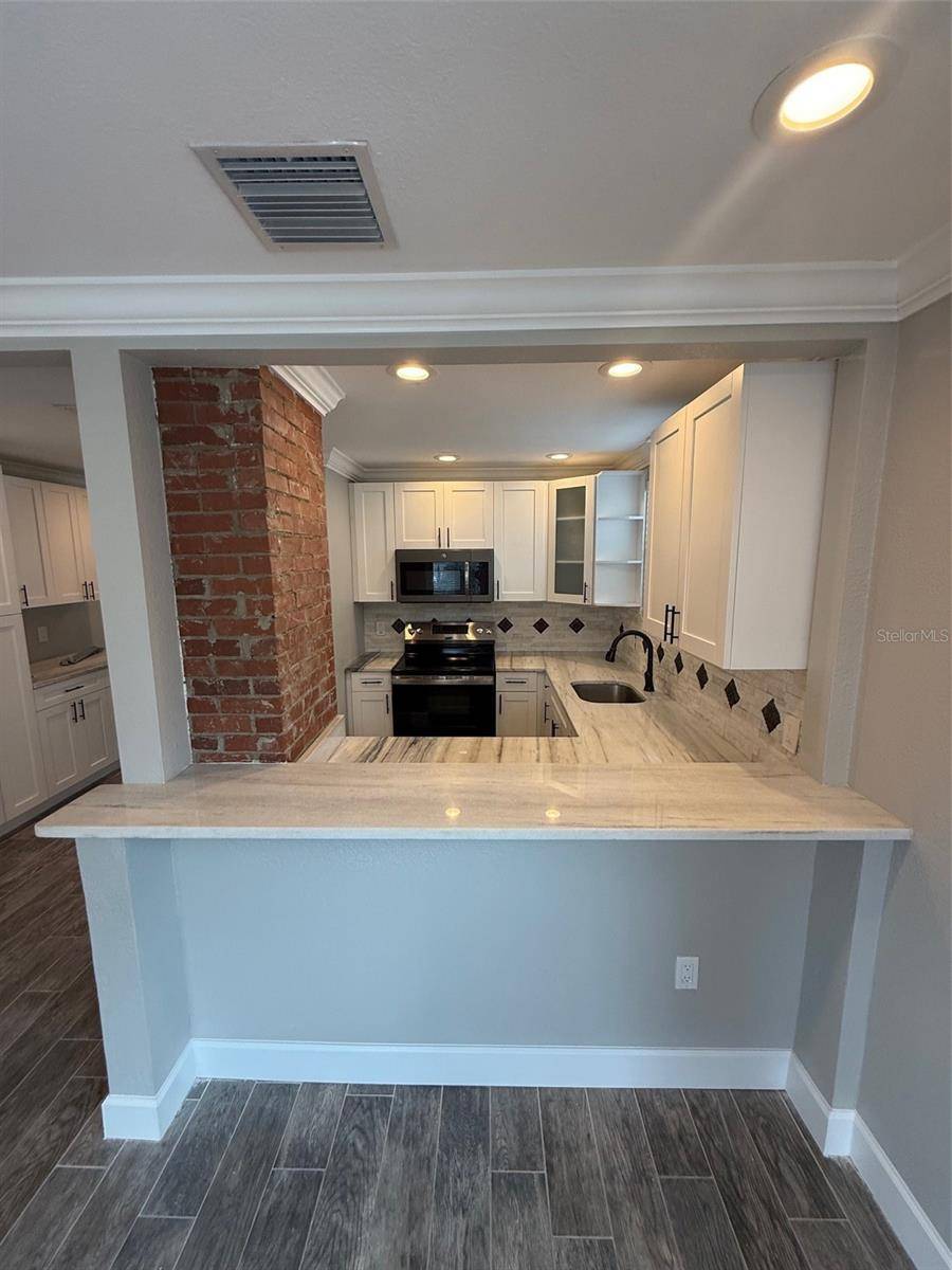 214 COLUMBIA DR #2, Tampa, FL 33606