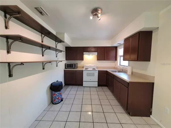 Oldsmar, FL 34677,204 SHORE DR W