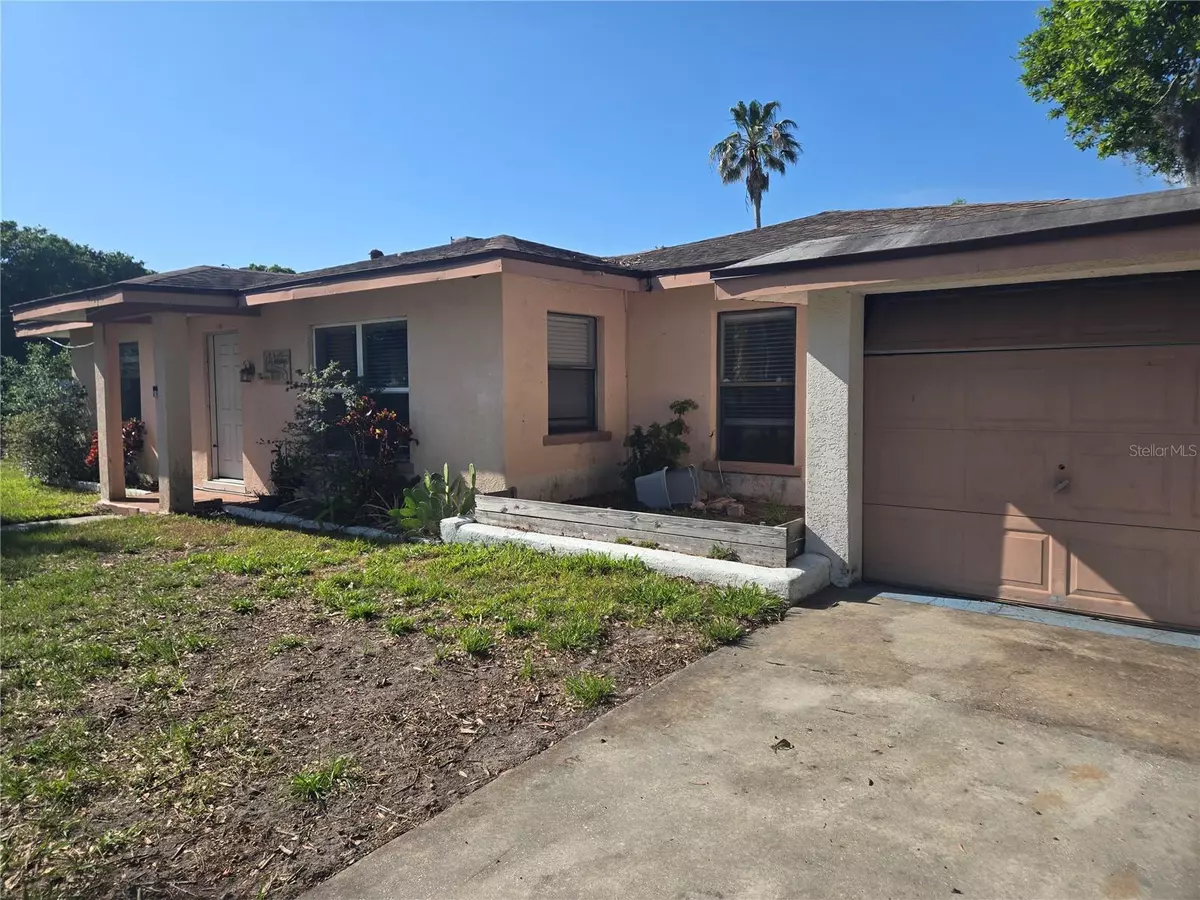 Oldsmar, FL 34677,204 SHORE DR W