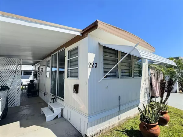 800 32ND AVE S #223, St Petersburg, FL 33705