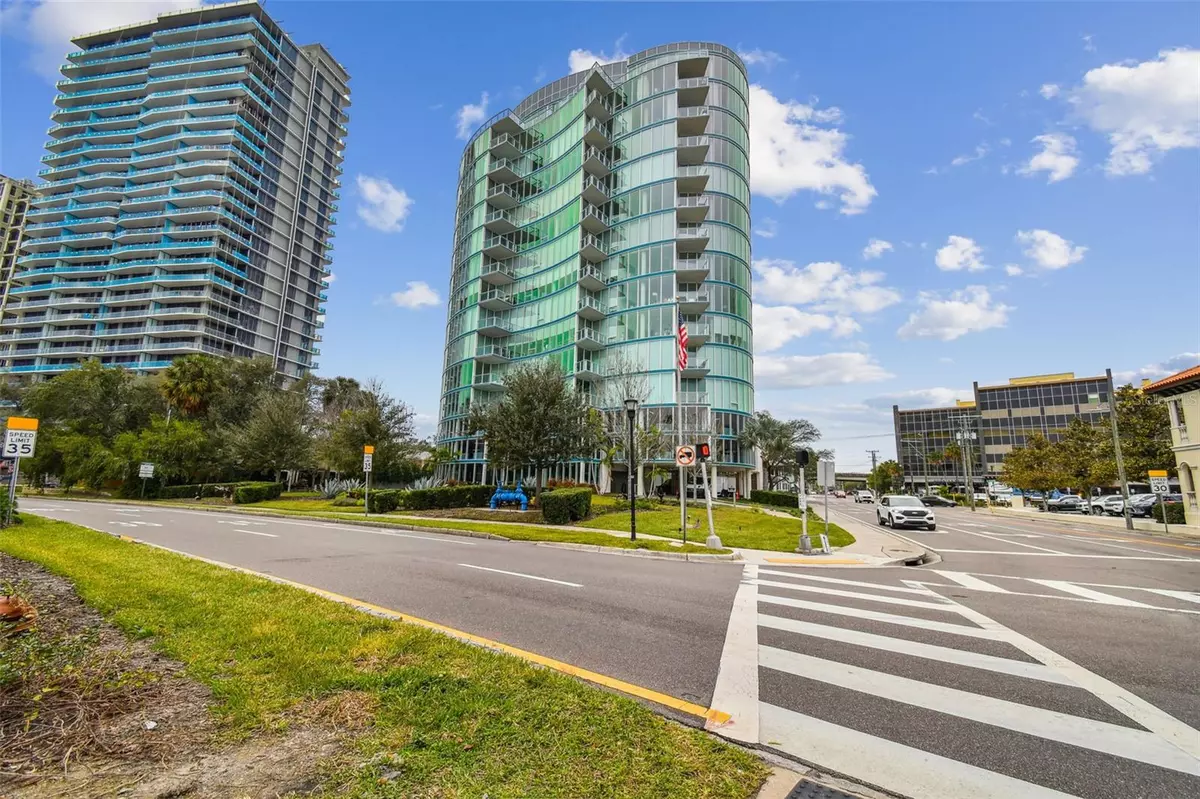 Tampa, FL 33629,2900 W BAY TO BAY BLVD #902