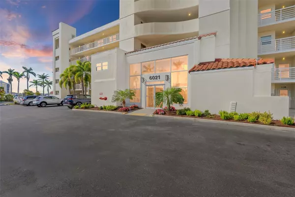 6021 BAHIA DEL MAR CIR #137, St Petersburg, FL 33715