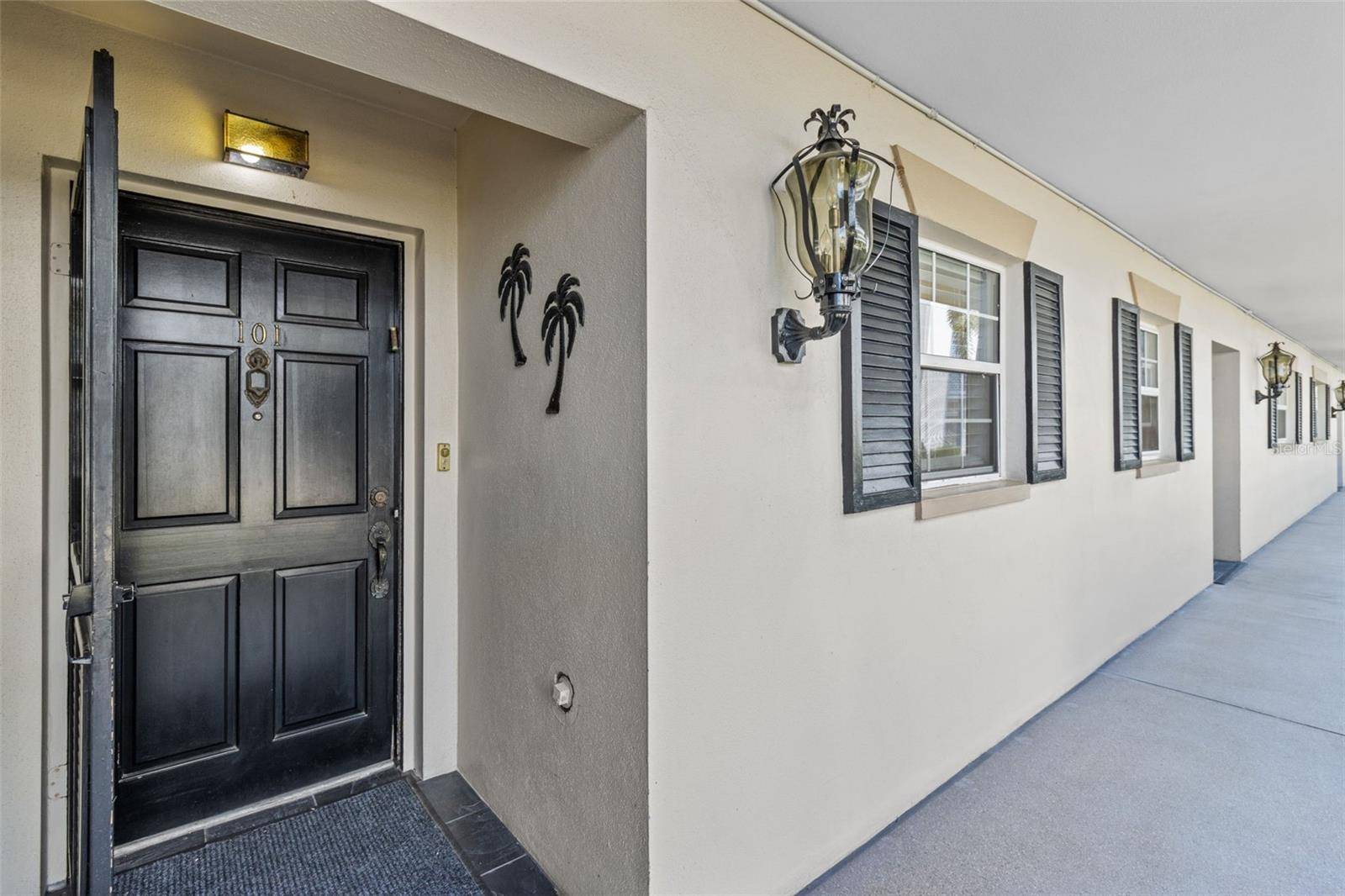 Belleair Bluffs, FL 33770,131 BLUFF VIEW DR #101