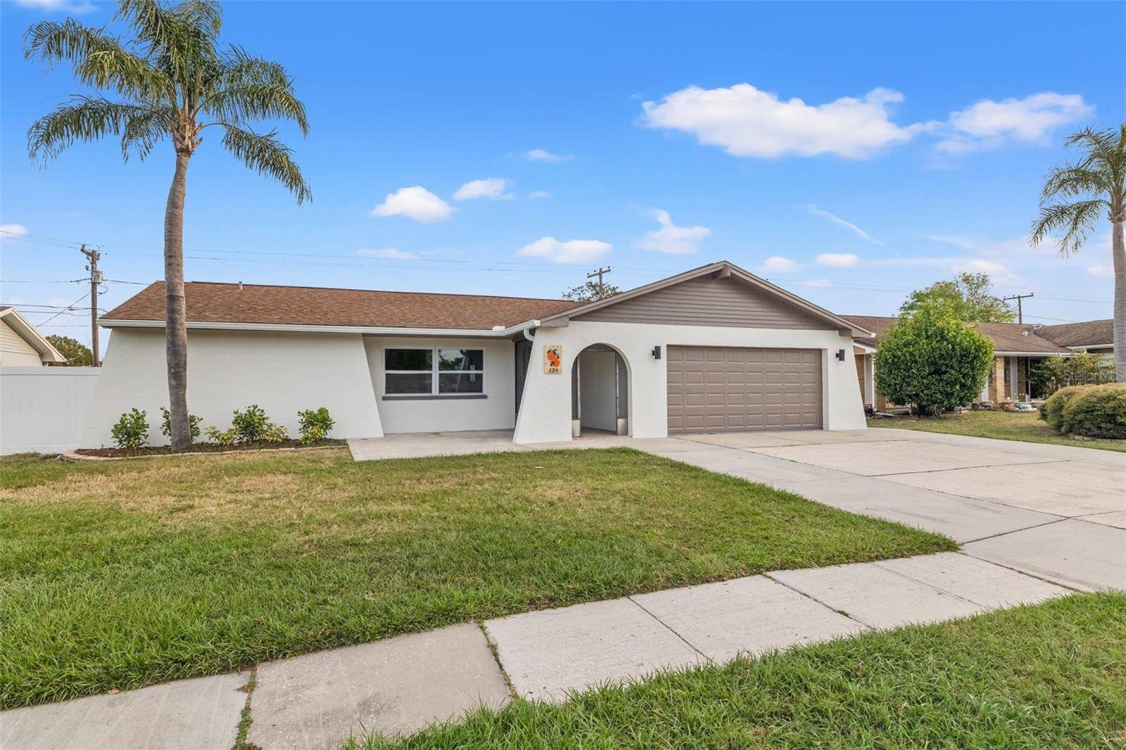 2214 WILSHIRE DR, Dunedin, FL 34698