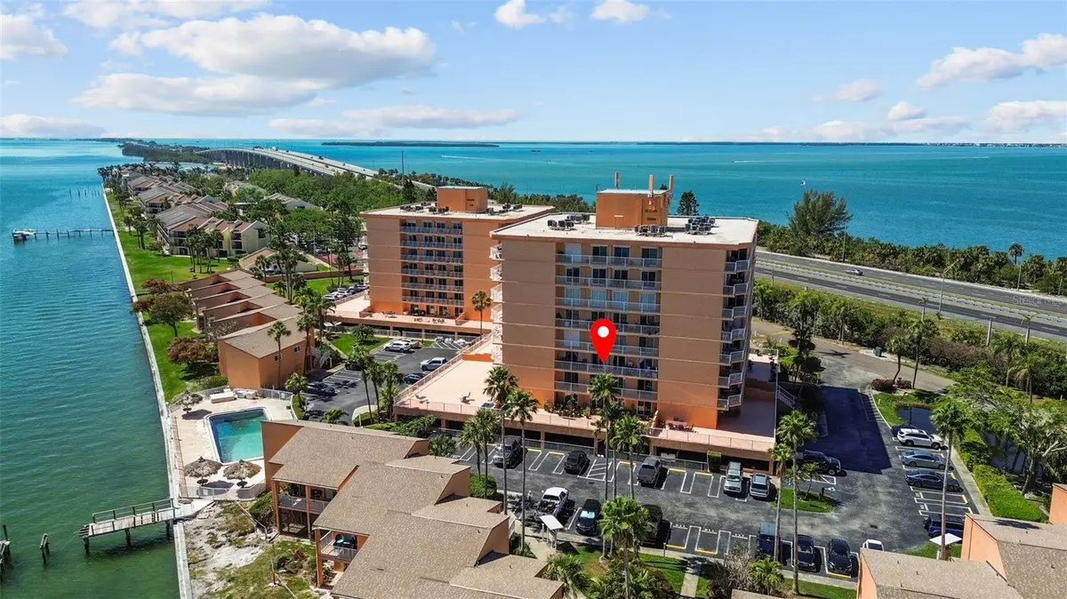 St Petersburg, FL 33711,7430 SUNSHINE SKYWAY LN S #402
