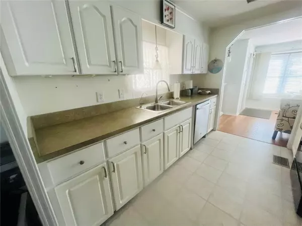 Palm Harbor, FL 34684,133 CEDAR DR