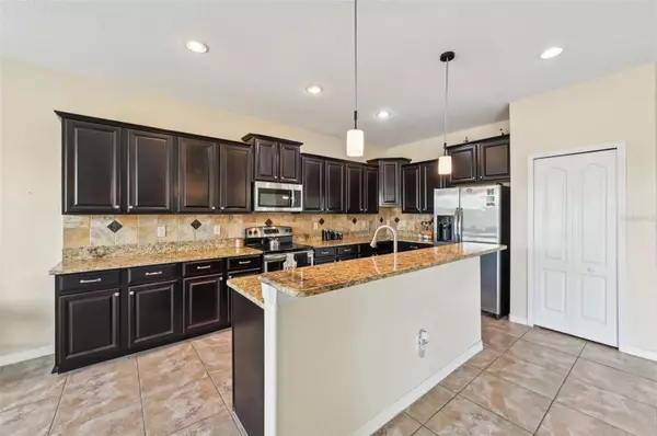 Ruskin, FL 33570,627 WASHITA STONE DR