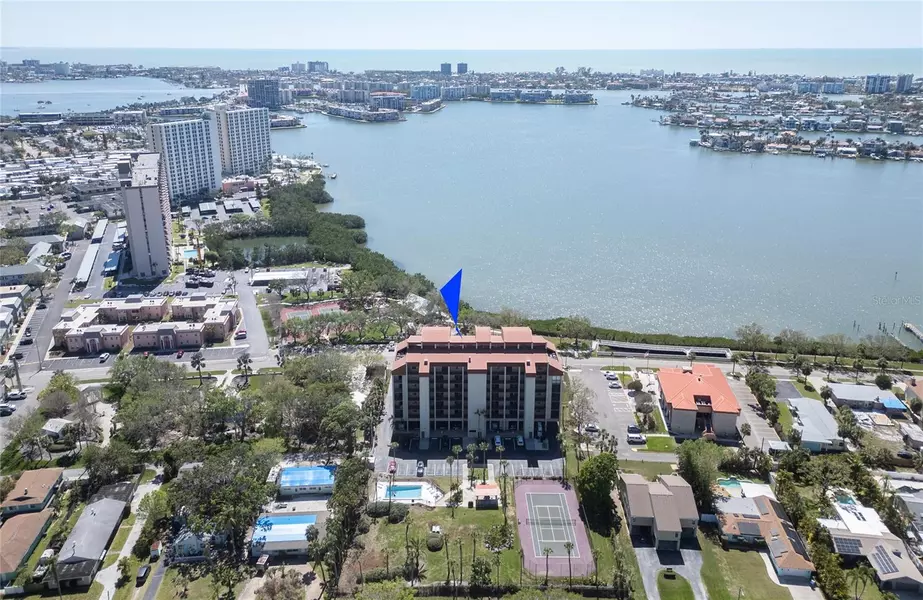 7037 SUNSET DR S #205, South Pasadena, FL 33707