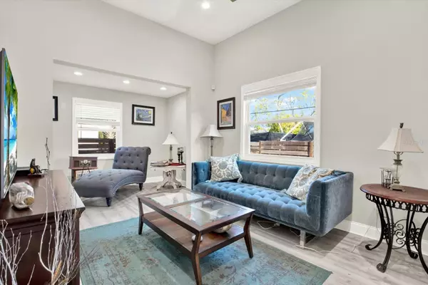 Tampa, FL 33605,2818 N 19TH ST