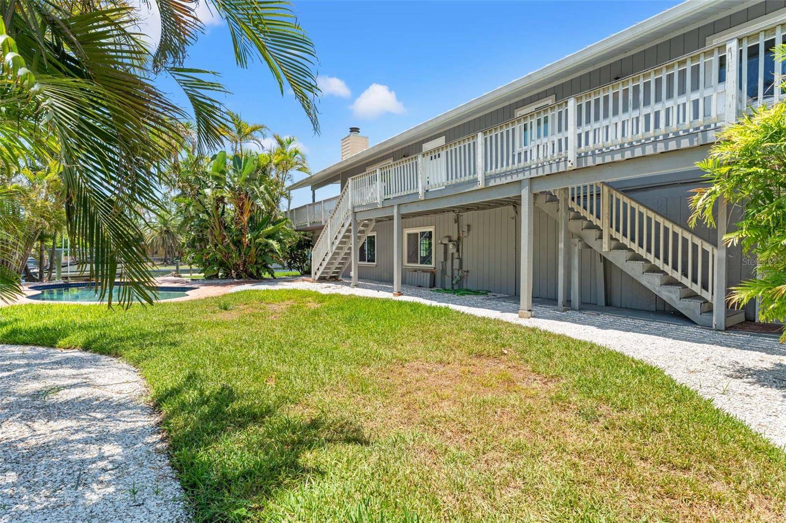 St Petersburg, FL 33705,3901 POMPANO DR SE