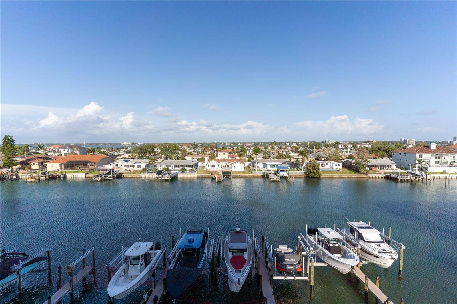Clearwater Beach, FL 33767,223 ISLAND WAY #5E