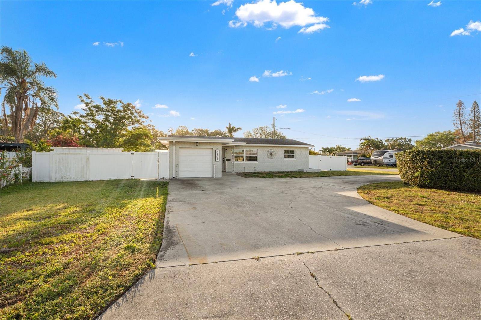 St Petersburg, FL 33702,8801 SUNLIT COVE DR NE