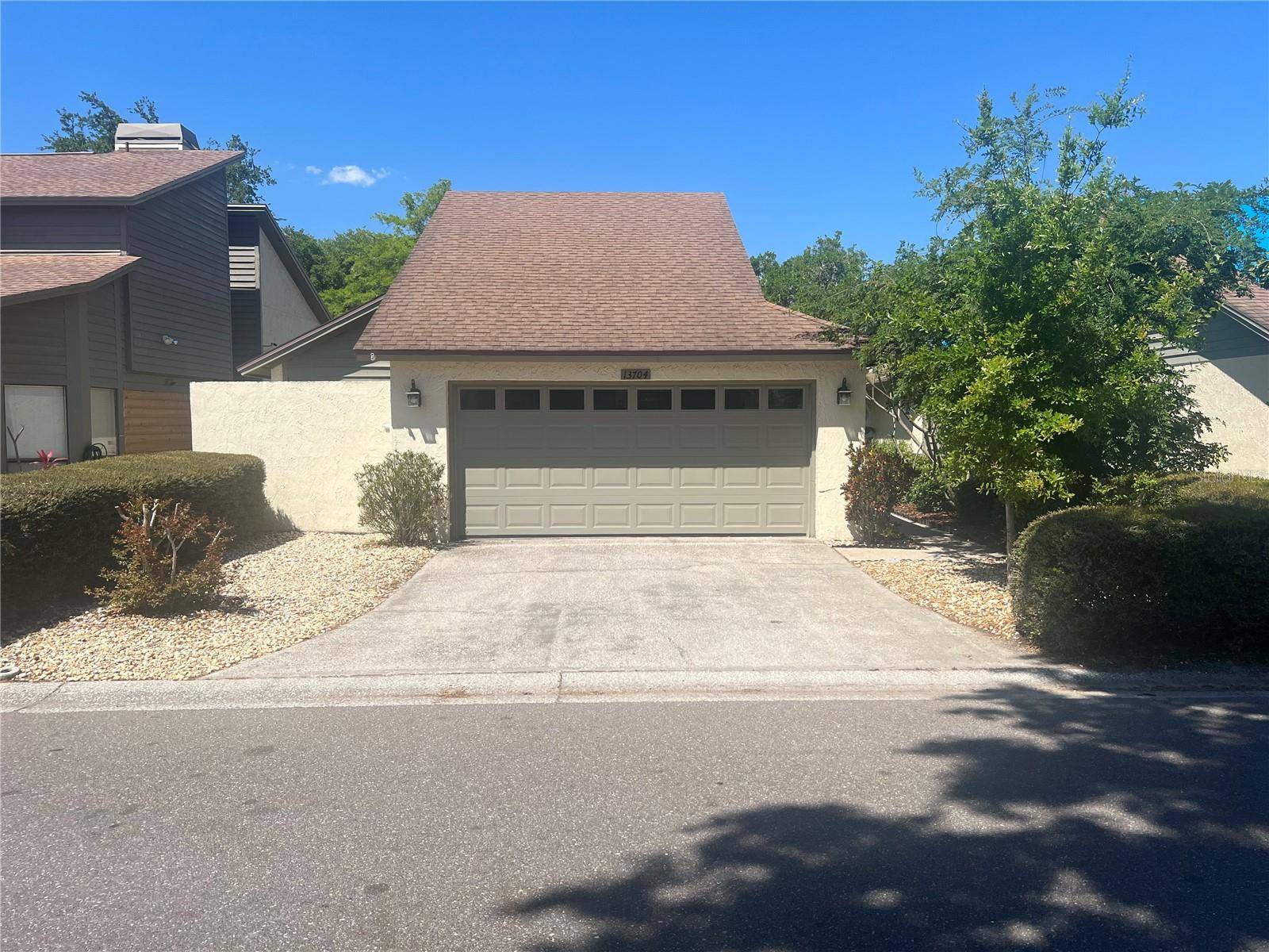 13704 LAZY OAK DR, Tampa, FL 33613