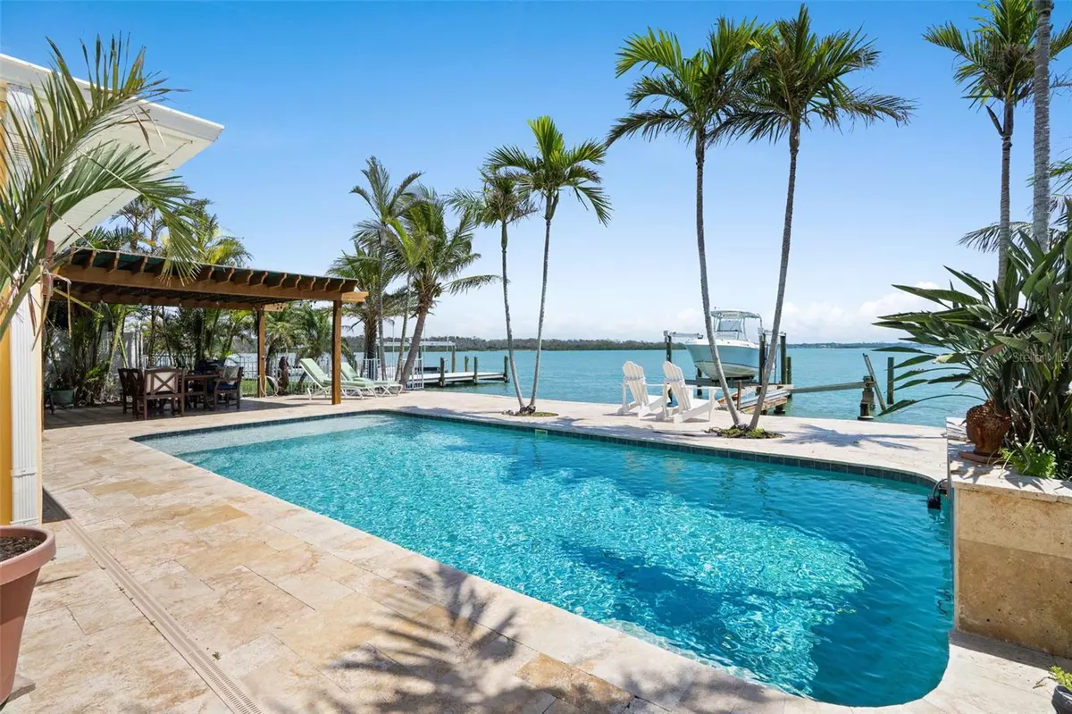 Madeira Beach, FL 33708,571 JOHNS PASS AVE
