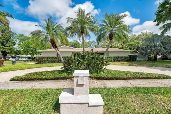 2216 EL DE ORO DR, Clearwater, FL 33764