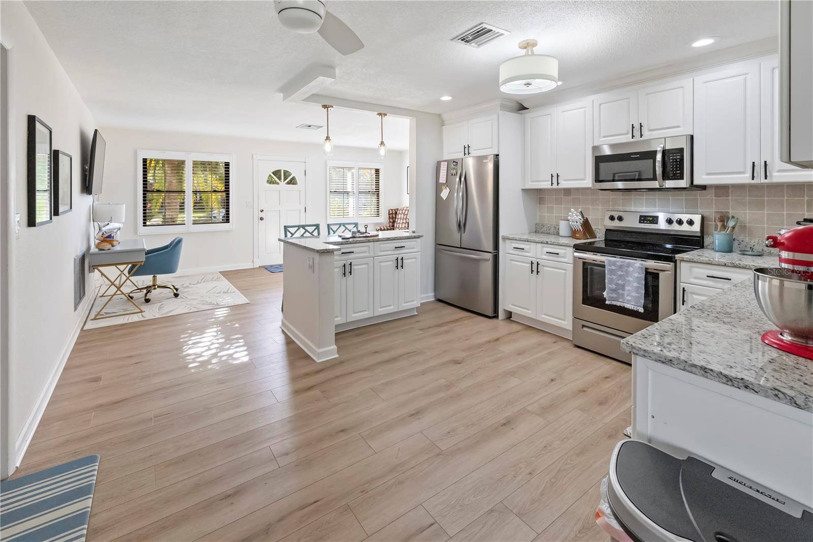 Tarpon Springs, FL 34689,715 CHARLOTTE AVE