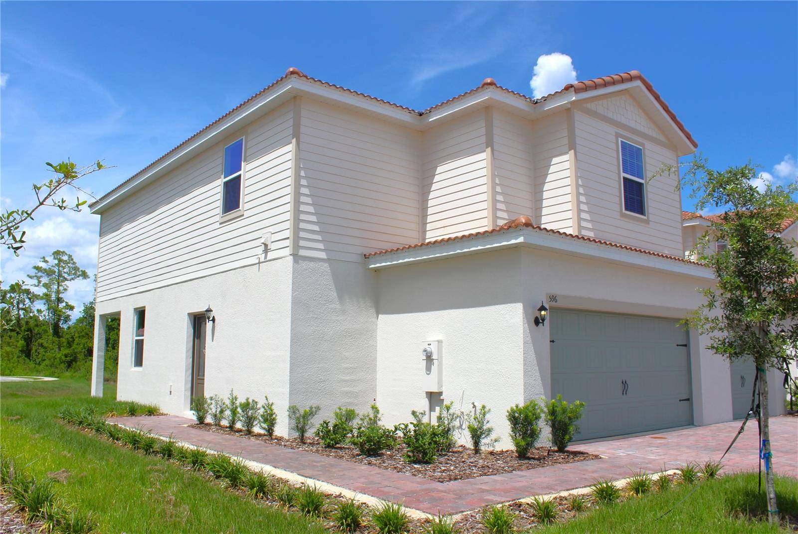 Poinciana, FL 34759,596 BAY LEAF DR