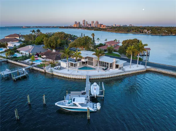 10 BRIGHTWATERS CIR NE, St Petersburg, FL 33704