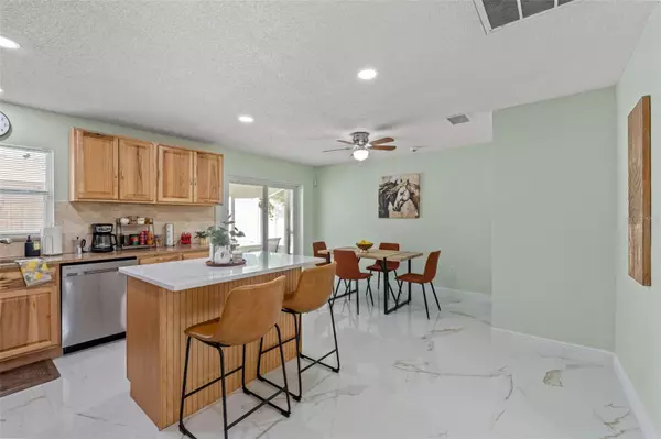 Tarpon Springs, FL 34689,439 E BOYER ST