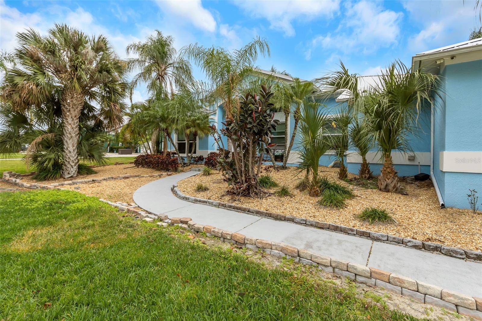 Apollo Beach, FL 33572,424 ISLAND CAY WAY