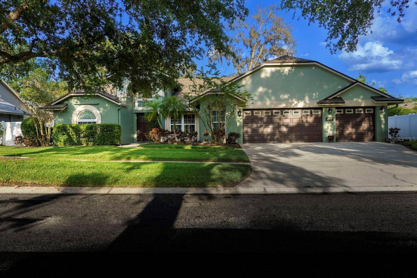 12817 WALLINGFORD DR, Tampa, FL 33624