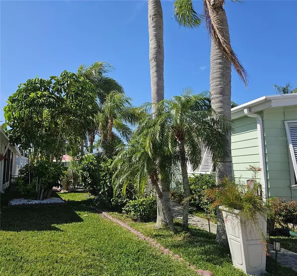 Oldsmar, FL 34677,121 DOLPHIN DR S