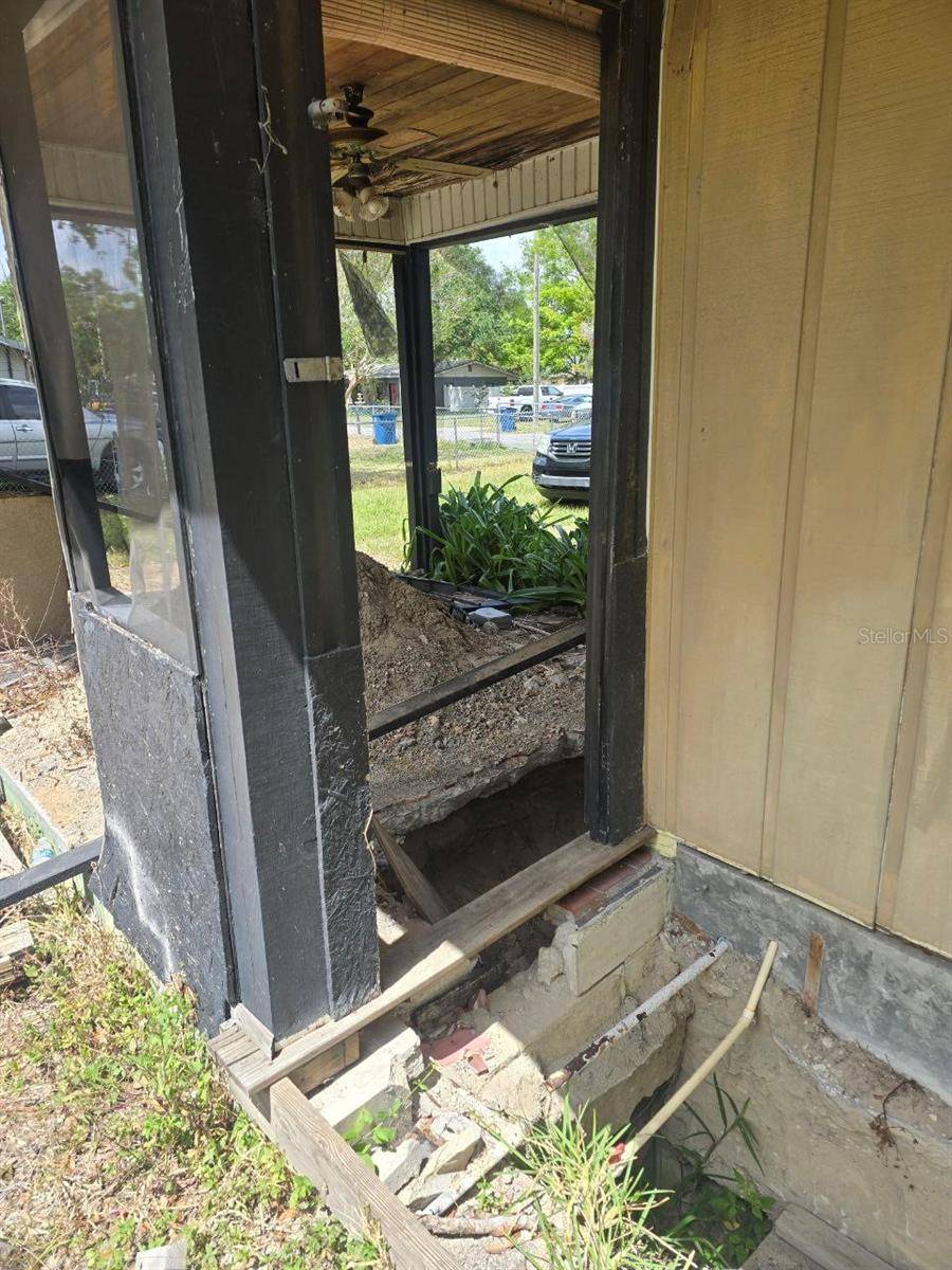 Mulberry, FL 33860,1211 NE 4TH ST