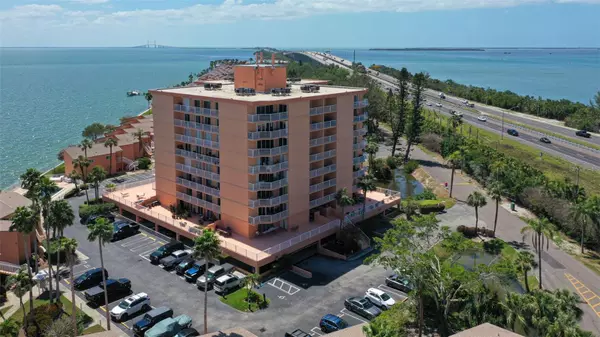 St Petersburg, FL 33711,7432 SUNSHINE SKYWAY LN S #406