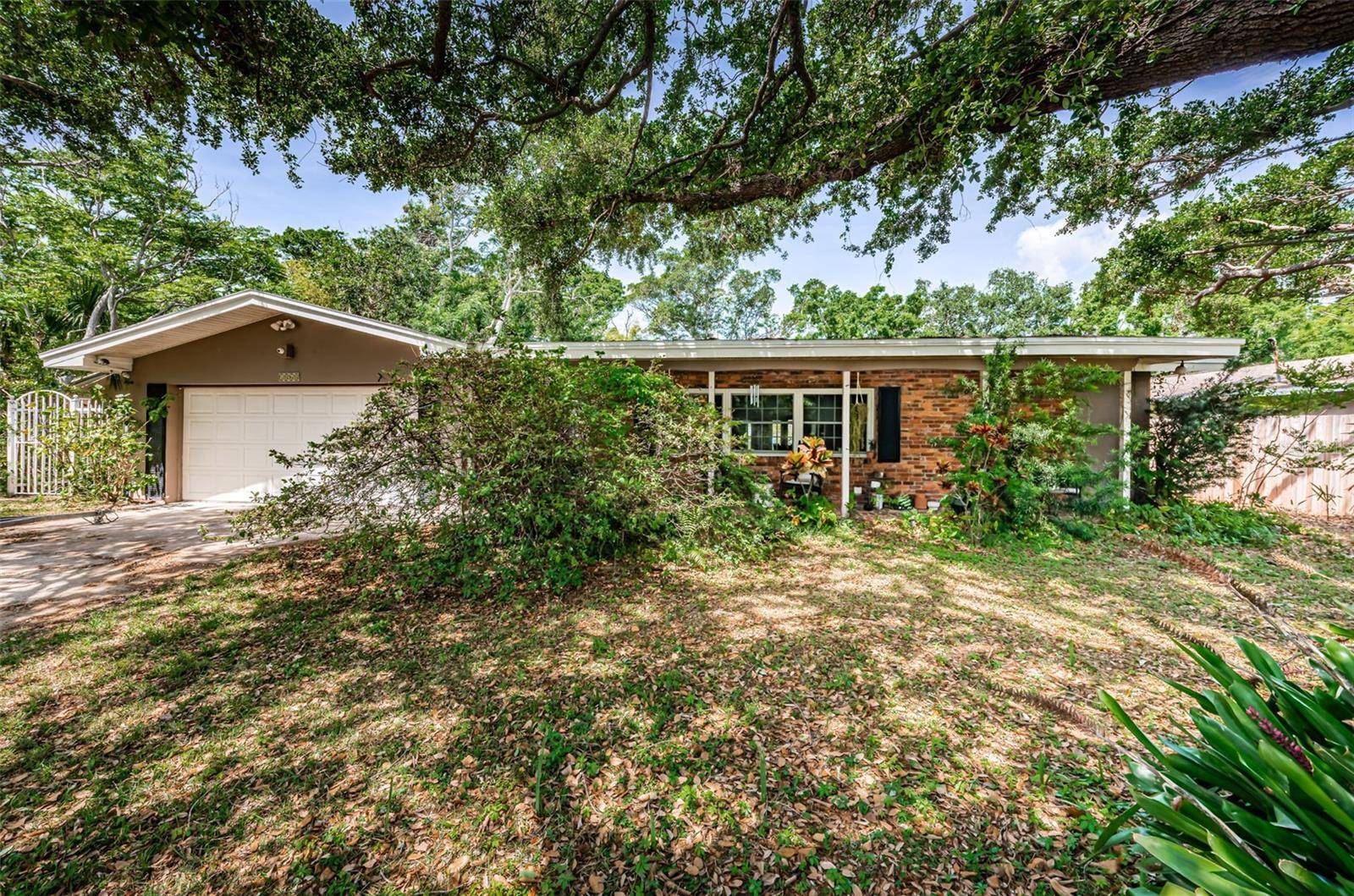 St Petersburg, FL 33712,1868 JUAREZ WAY S