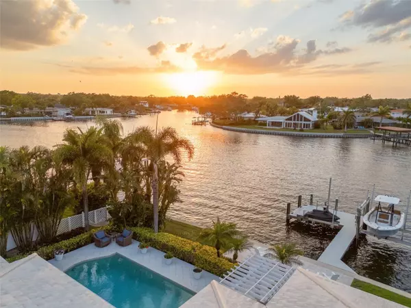 St Petersburg, FL 33704,935 EDEN ISLE DR NE