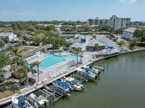 Largo, FL 33774,11510 SHIPWATCH DR #1375