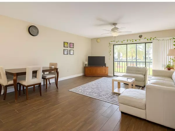 Oldsmar, FL 34677,108 NINA WAY #3