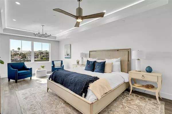 Tierra Verde, FL 33715,455 PINELLAS BAYWAY S #2A