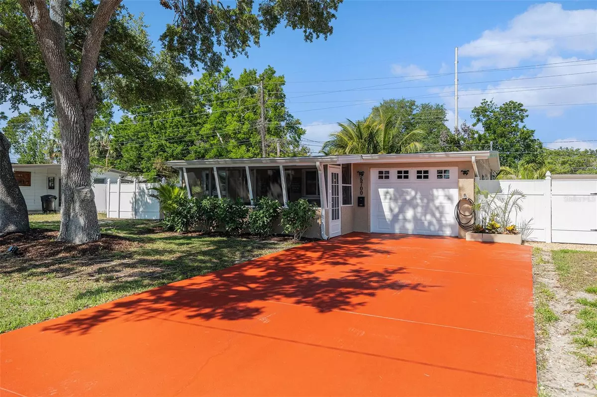 St Petersburg, FL 33703,5700 BAY ST NE