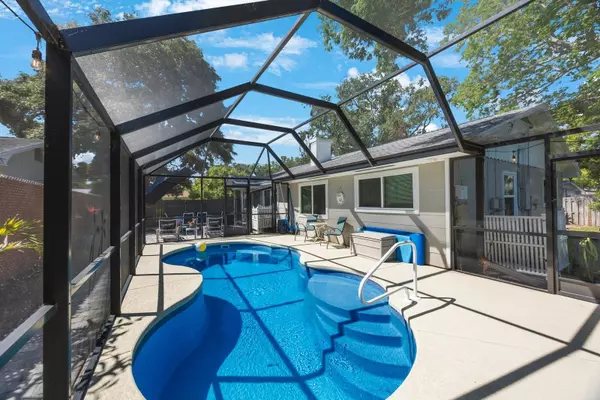 Clearwater, FL 33755,1422 PINEBROOK DR