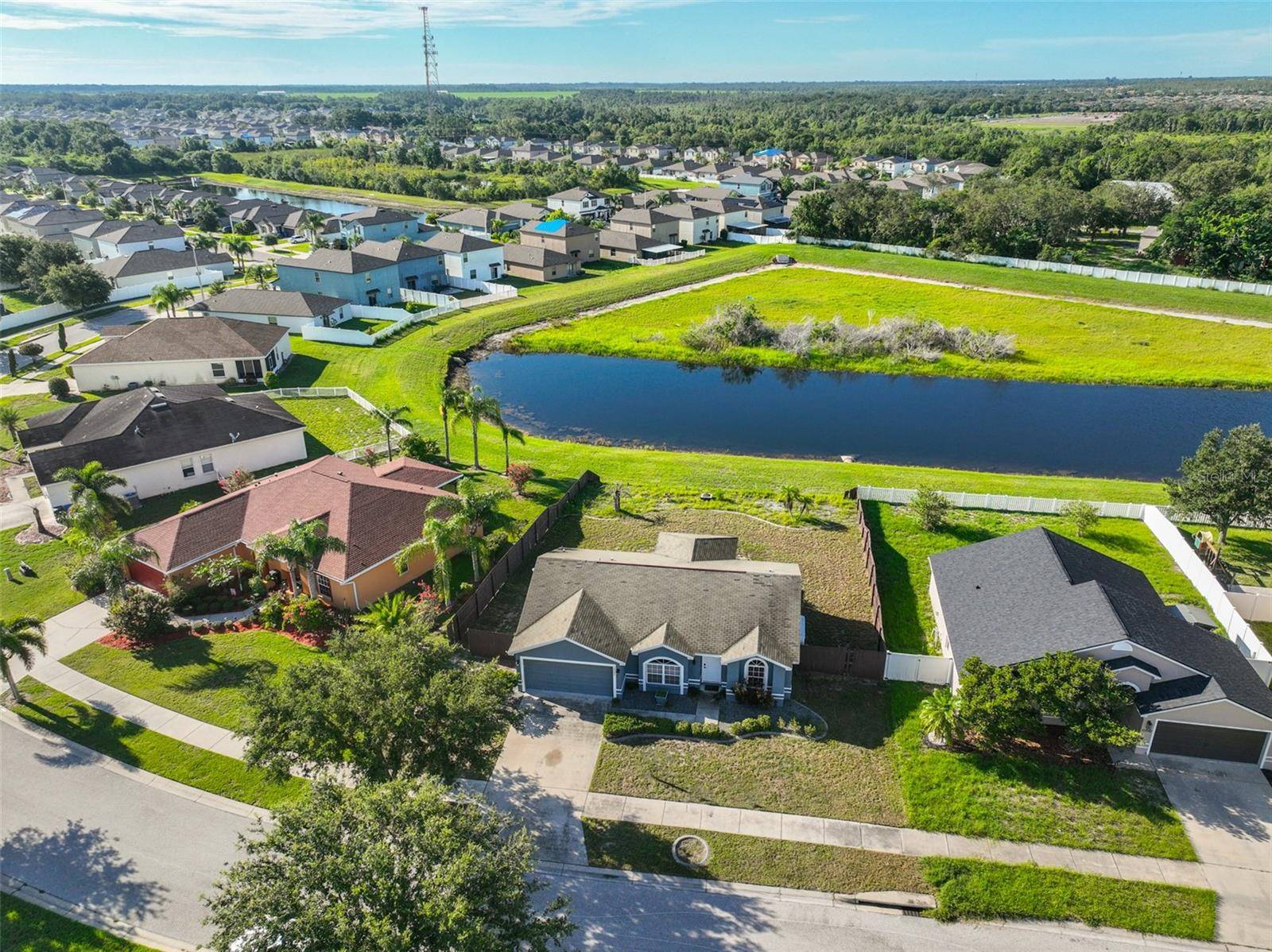 10540 CARLOWAY HILLS DR, Wimauma, FL 33598