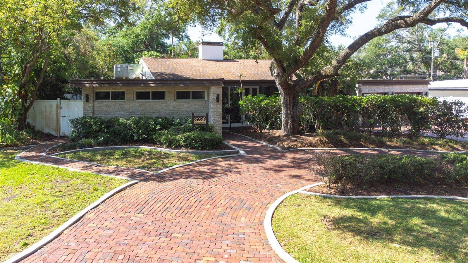8238 30TH AVE N, St Petersburg, FL 33710