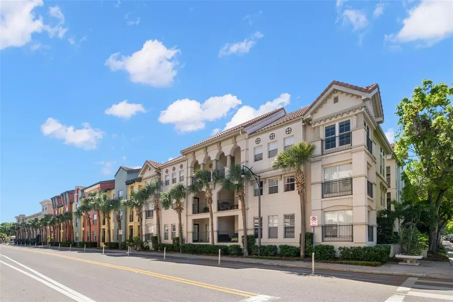 2410 W AZEELE ST #228, Tampa, FL 33609