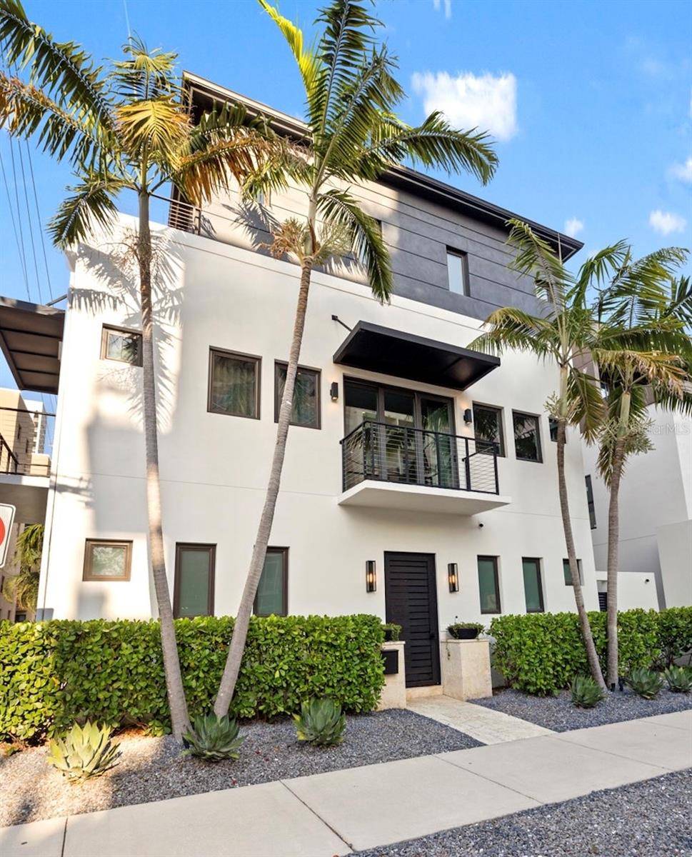325 2ND ST N, St Petersburg, FL 33701