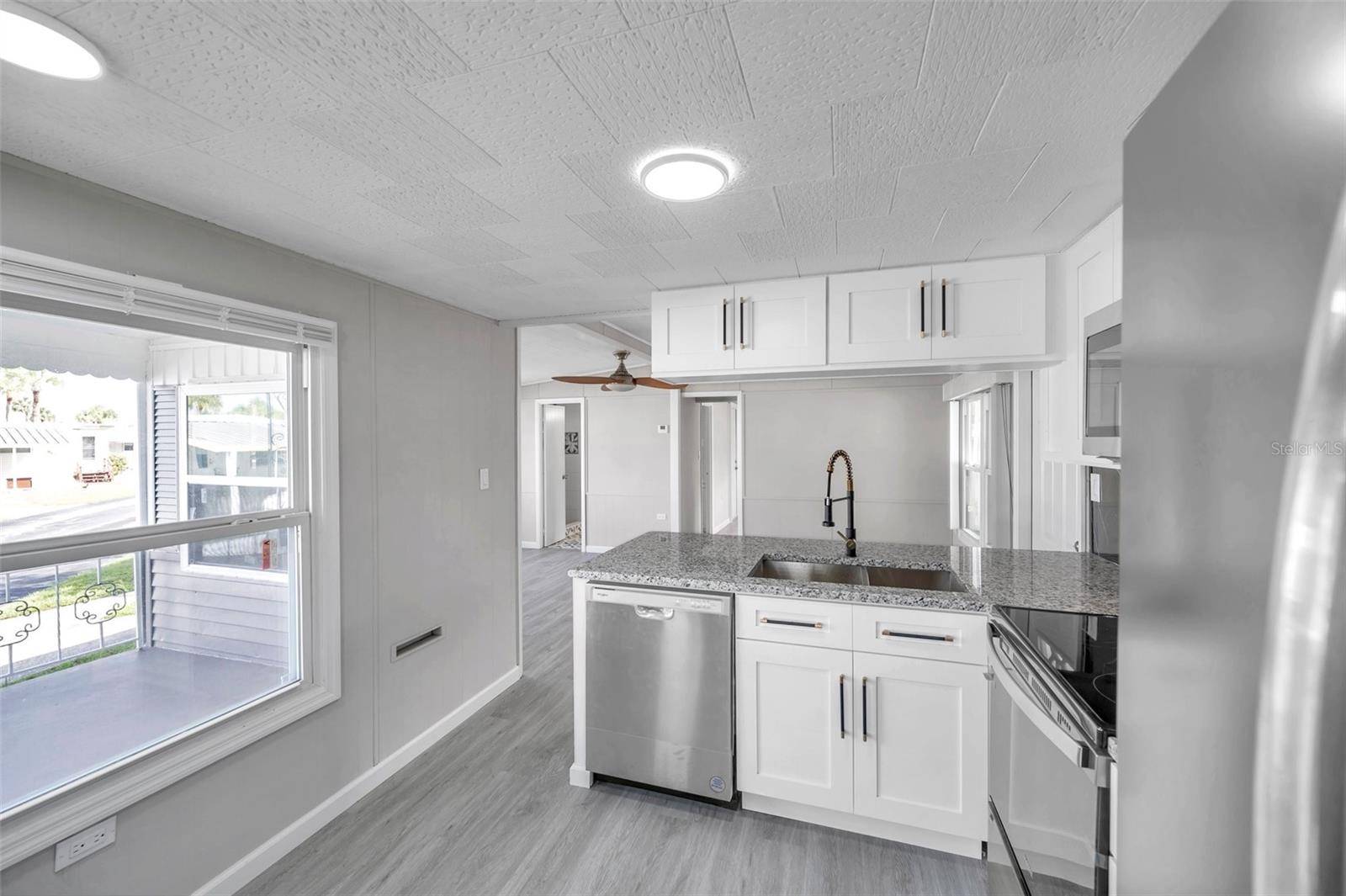 Tampa, FL 33611,4851 W GANDY BLVD #B6 L27