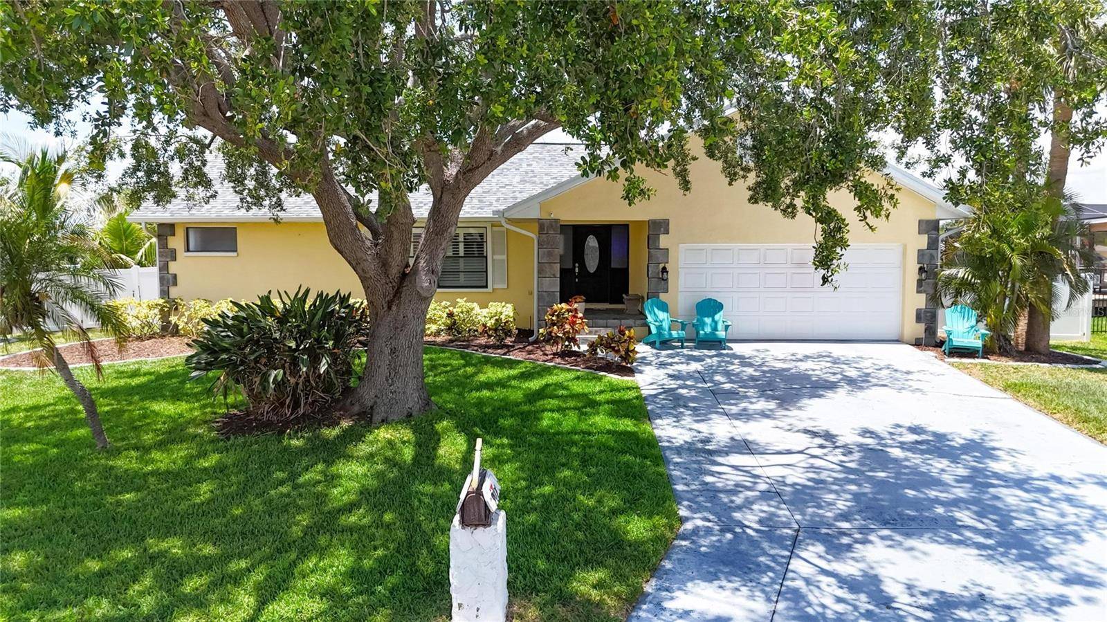 Apollo Beach, FL 33572,907 GOLF ISLAND DR